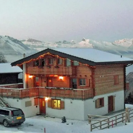 Chalet Luxury With Jacuzzi In